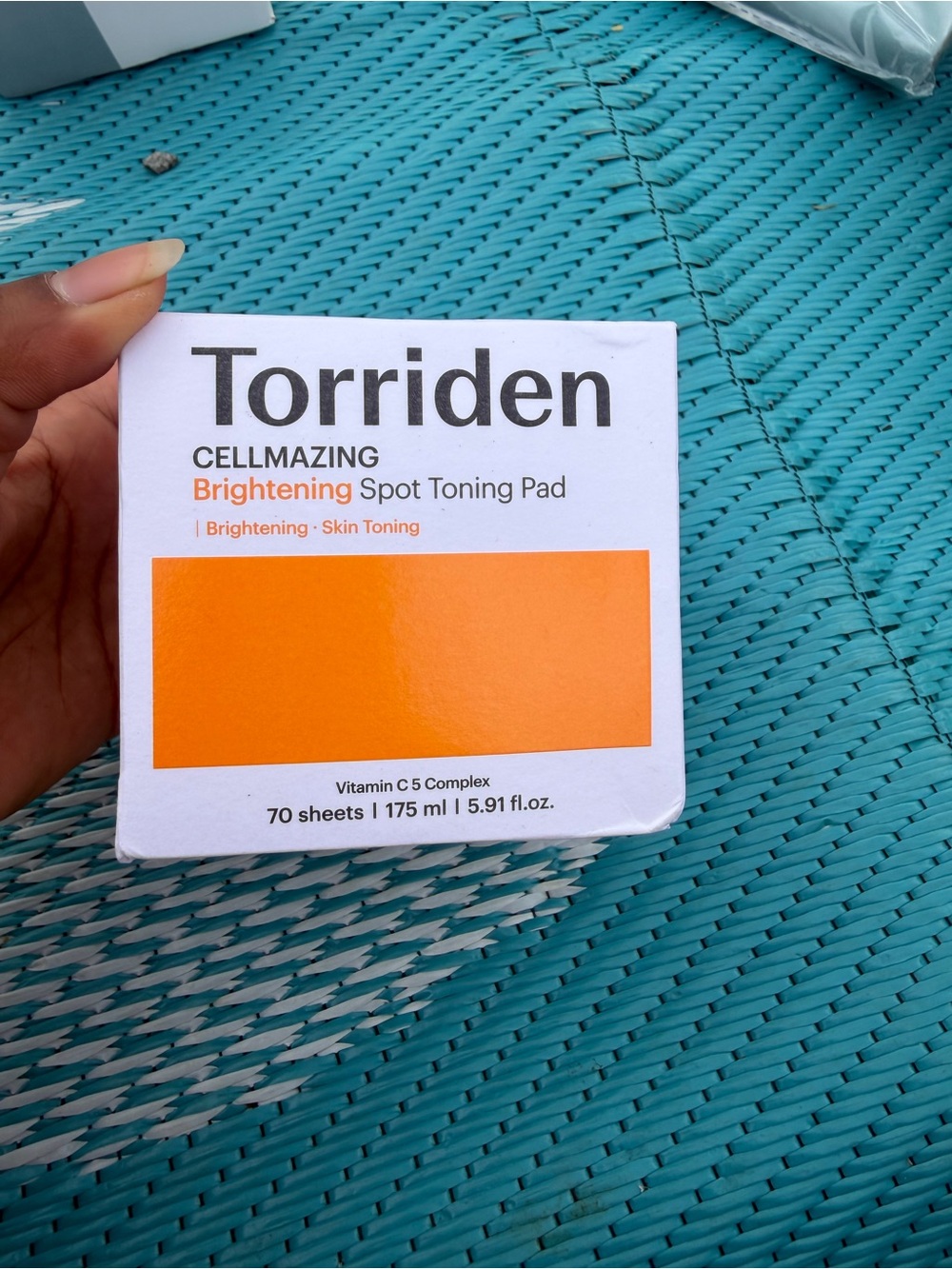 Torriden brightening toning pad
